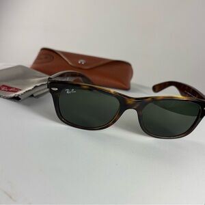 Ray-Ban New Wayfarer Tortoise/Green Classic G-15 58 mm Sunglasses RB2132 902